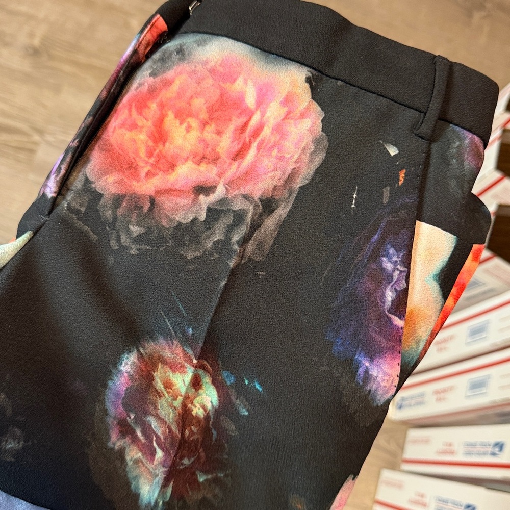 Paul Smith Floral Print Slacks EU 40 | US 6β8 Black Statement Pants - Picture 5 of 6